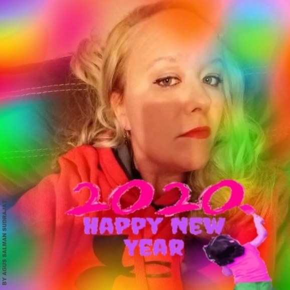 Meet your Posher, Christina - Picture 1 of 1